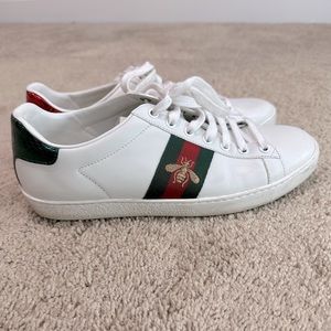 Lightly used Guccis Ace Sneaker with Bee